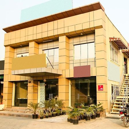 Oyo 8240 Maan Residency Hotel Gurgaon Ngoại thất bức ảnh